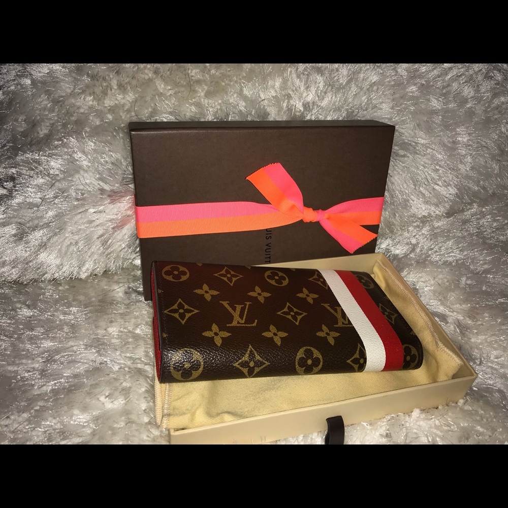 Louis Vuitton limited edition sarah wallet